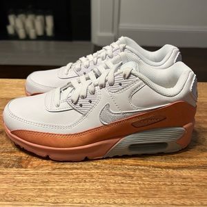 Nike Air Max 90 Leather SE - GS Size 6Y - (DM0956-100)